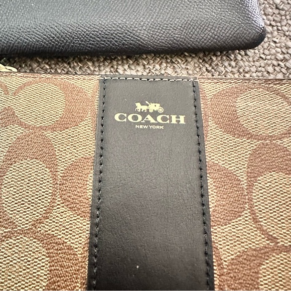 NWT (2) COACH WRISTLETS brown and navy blue - Picture 7 of 11